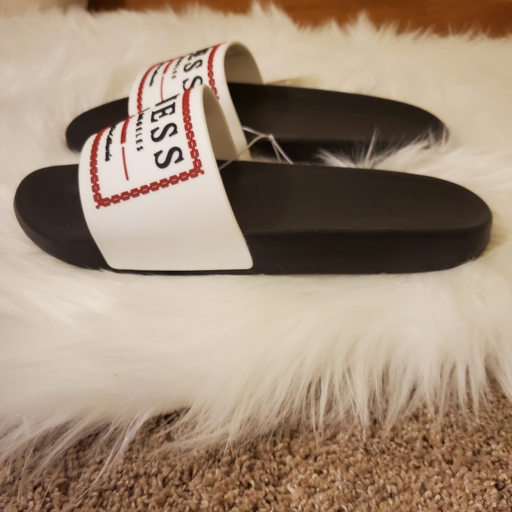 Guess Slides Sandals Shoes Slippers NWT Slip-ons - Picture 5 of 10